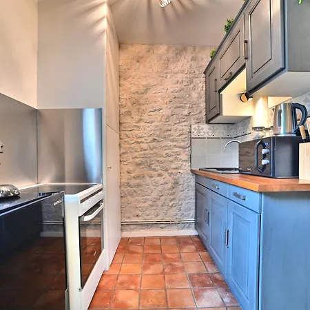 Jungle Rochelaise - Coeur De Ville, Entierement Renovee, Tv 4k, Fibre, Quartier Porte Royale *